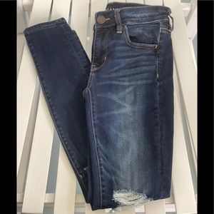 EUC American Eagle dark wash distressed jeans sz 4